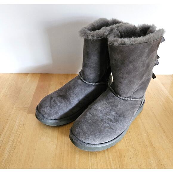 UGG Winter Boots Bailey Bow Suede Lace Back Sz 7 Dark Gray 1002954 - Picture 1 of 9